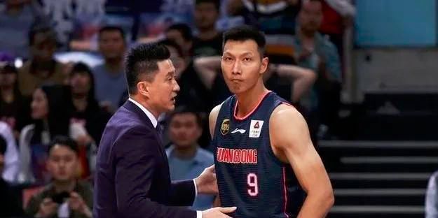 仅仅因为你是个电影明星，人们就让你享有各种特权和优待。